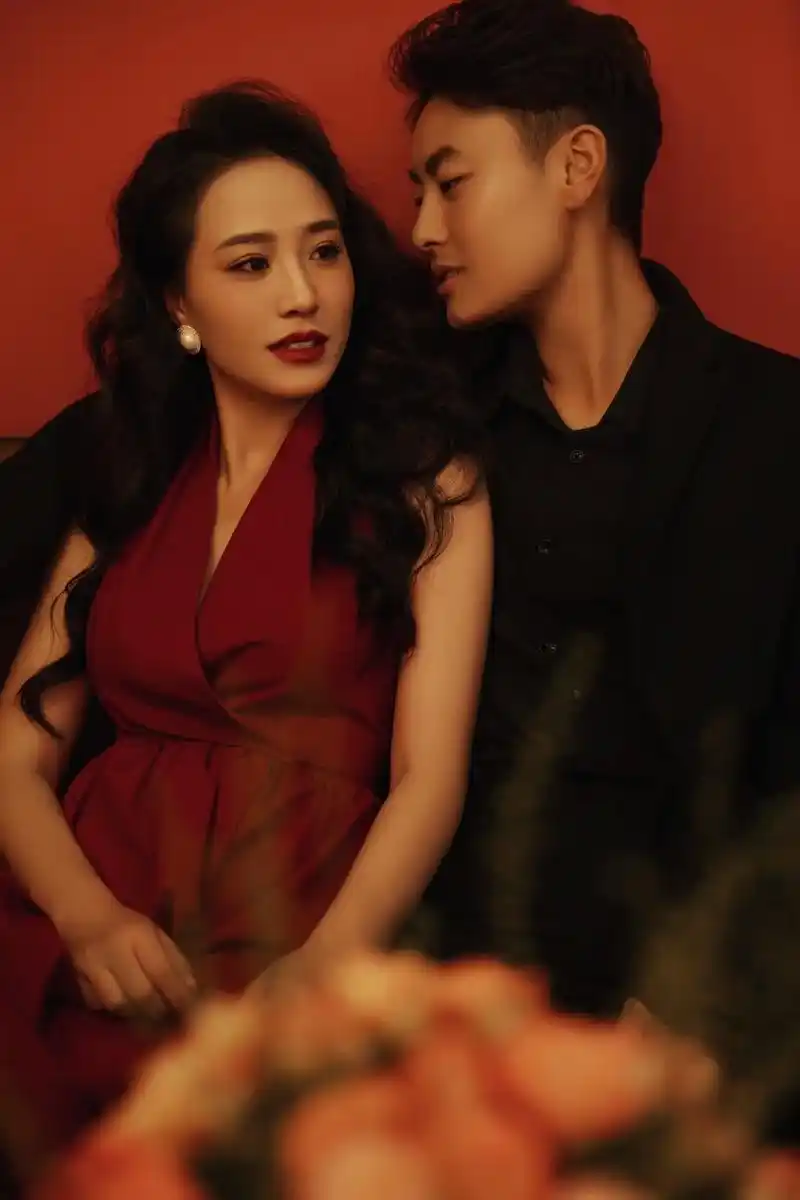 看不腻的港风电影感情侣写真婚纱照